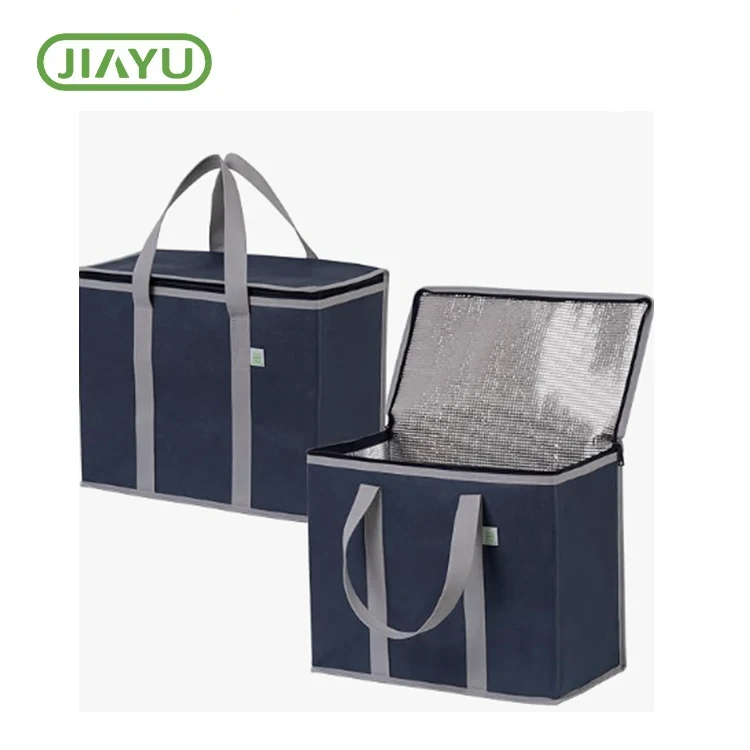 Borsa da campeggio pieghevole isolata